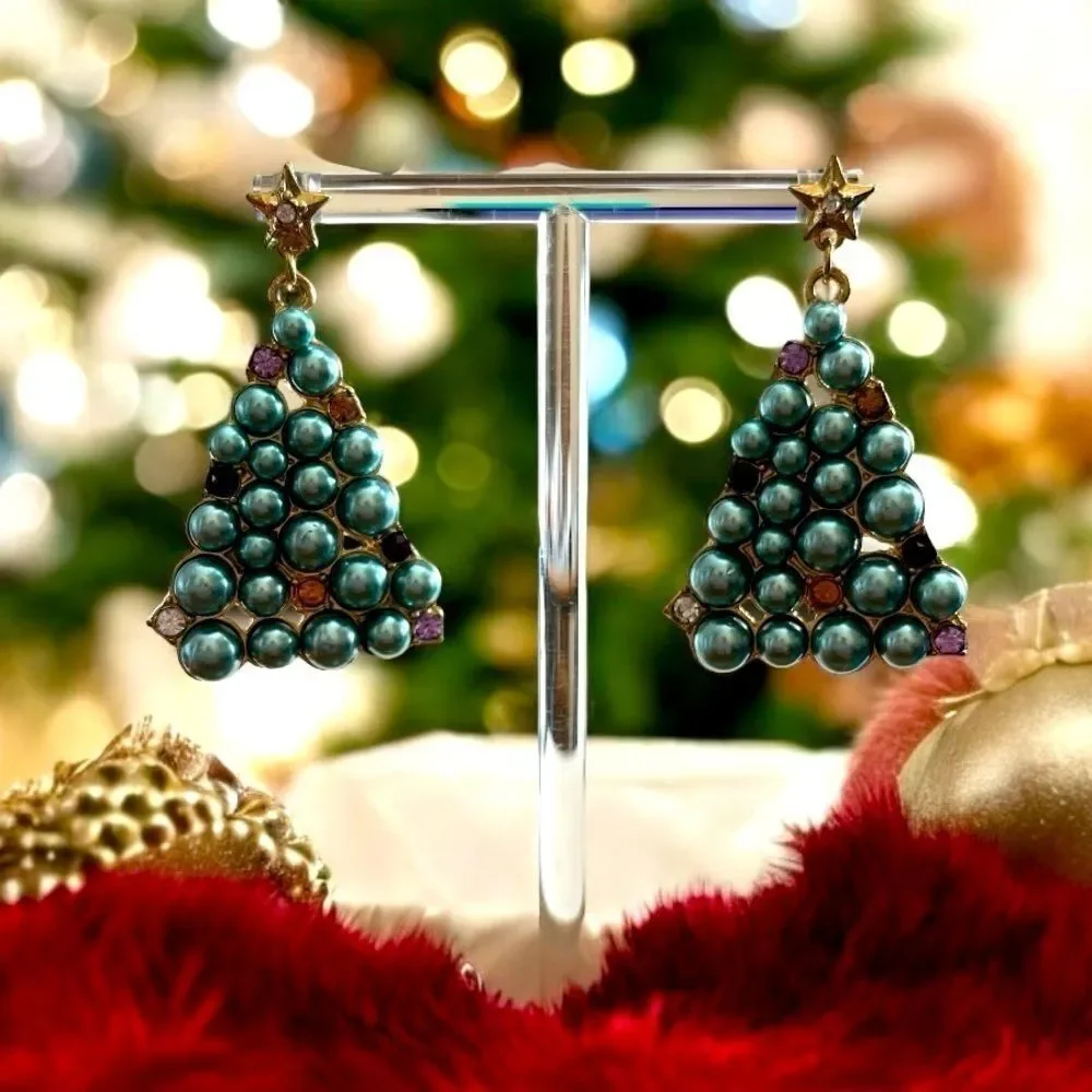NWOT Women's Christmas Earring Bundle